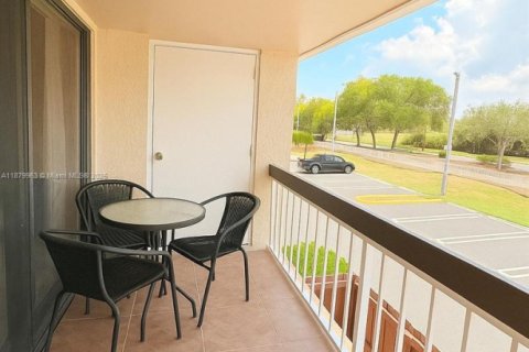 Copropriété à vendre à Miami, Floride: 3 chambres, 116.13 m2 № 1981371 - photo 4