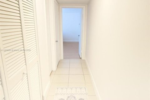 Copropriété à vendre à Miami, Floride: 3 chambres, 116.13 m2 № 1981371 - photo 14