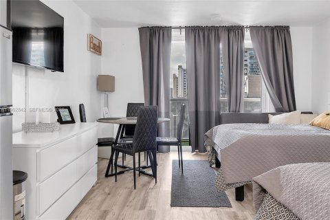 Condo in Sunny Isles Beach, Florida  № 2024162 - photo 23