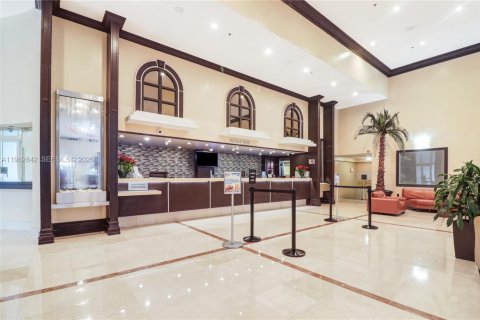 Condo in Sunny Isles Beach, Florida  № 2024162 - photo 5