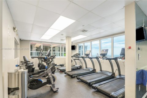 Condo in Sunny Isles Beach, Florida  № 2024162 - photo 13