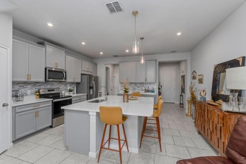 Townhouse in Lutz, Florida 3 bedrooms, 156.08 sq.m. № 1789189 - photo 4