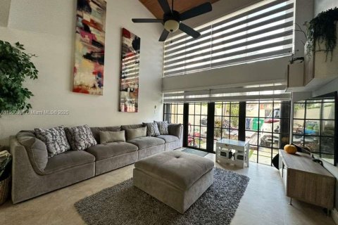 Touwnhouse à vendre à Miami, Floride: 3 chambres, 150.87 m2 № 1953630 - photo 26