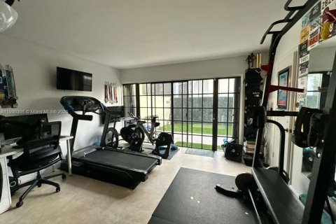 Touwnhouse à vendre à Miami, Floride: 3 chambres, 150.87 m2 № 1953630 - photo 17