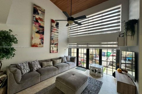 Touwnhouse à vendre à Miami, Floride: 3 chambres, 150.87 m2 № 1953630 - photo 29