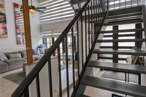 Touwnhouse à vendre à Miami, Floride: 3 chambres, 150.87 m2 № 1953630 - photo 30