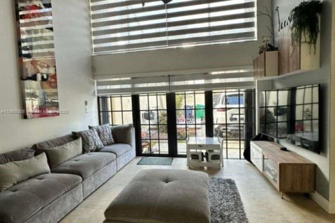 Touwnhouse à vendre à Miami, Floride: 3 chambres, 150.87 m2 № 1953630 - photo 28