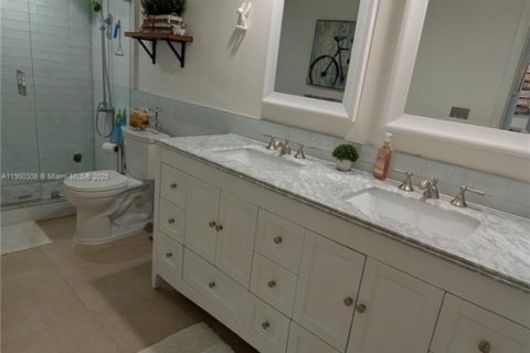 Touwnhouse à vendre à Miami, Floride: 3 chambres, 150.87 m2 № 1953630 - photo 12
