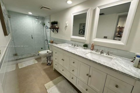 Touwnhouse à vendre à Miami, Floride: 3 chambres, 150.87 m2 № 1953630 - photo 11