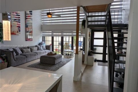 Touwnhouse à vendre à Miami, Floride: 3 chambres, 150.87 m2 № 1953630 - photo 7