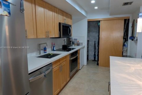 Touwnhouse à vendre à Miami, Floride: 3 chambres, 150.87 m2 № 1953630 - photo 6