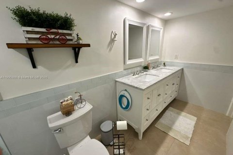 Touwnhouse à vendre à Miami, Floride: 3 chambres, 150.87 m2 № 1953630 - photo 13