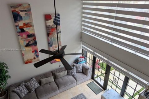 Touwnhouse à vendre à Miami, Floride: 3 chambres, 150.87 m2 № 1953630 - photo 25