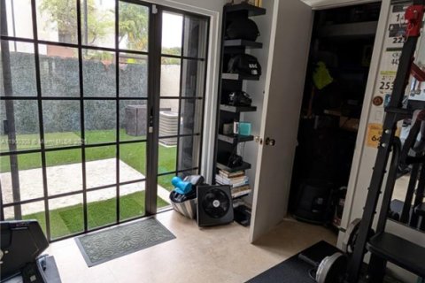 Touwnhouse à vendre à Miami, Floride: 3 chambres, 150.87 m2 № 1953630 - photo 21