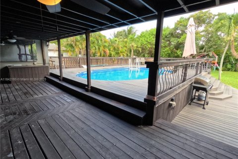 Villa ou maison à louer à Hollywood, Floride: 5 chambres, 251.21 m2 № 1834101 - photo 16