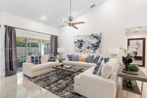 Villa ou maison à vendre à Coconut Creek, Floride: 4 chambres, 183.3 m2 № 1984074 - photo 4