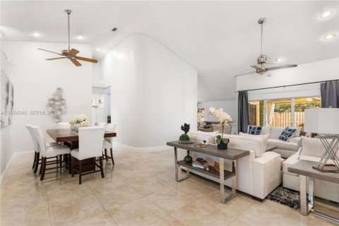 Villa ou maison à vendre à Coconut Creek, Floride: 4 chambres, 183.3 m2 № 1984074 - photo 6