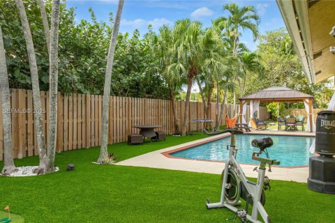 Villa ou maison à vendre à Coconut Creek, Floride: 4 chambres, 183.3 m2 № 1984074 - photo 25