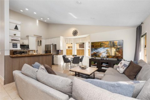 Villa ou maison à vendre à Coconut Creek, Floride: 4 chambres, 183.3 m2 № 1984074 - photo 17