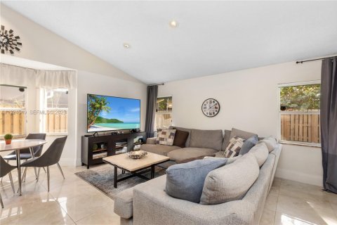 Villa ou maison à vendre à Coconut Creek, Floride: 4 chambres, 183.3 m2 № 1984074 - photo 16