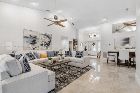 Villa ou maison à vendre à Coconut Creek, Floride: 4 chambres, 183.3 m2 № 1984074 - photo 2