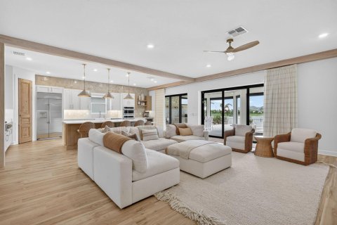 House in Port St. Lucie, Florida 3 bedrooms, 283.44 sq.m. № 2145963 - photo 13