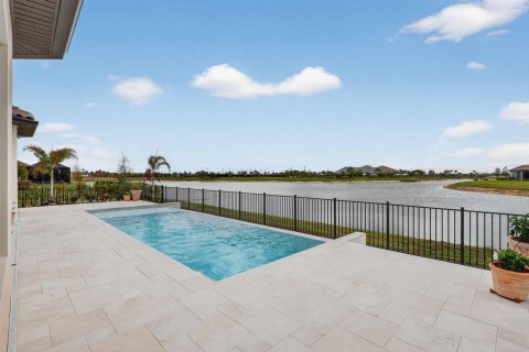 House in Port St. Lucie, Florida 3 bedrooms, 283.44 sq.m. № 2145963 - photo 7