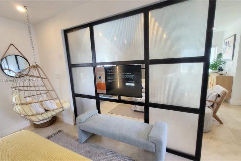 Immobilier commercial à vendre à Hollywood, Floride: 155.33 m2 № 1990912 - photo 3