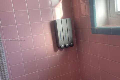 Immobilier commercial à vendre à Hollywood, Floride: 155.33 m2 № 1990912 - photo 16