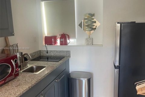 Immobilier commercial à vendre à Hollywood, Floride: 155.33 m2 № 1990912 - photo 23