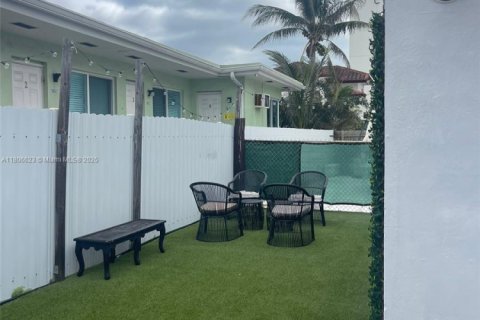 Immobilier commercial à vendre à Hollywood, Floride: 155.33 m2 № 1990912 - photo 18