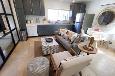 Immobilier commercial à vendre à Hollywood, Floride: 155.33 m2 № 1990912 - photo 4