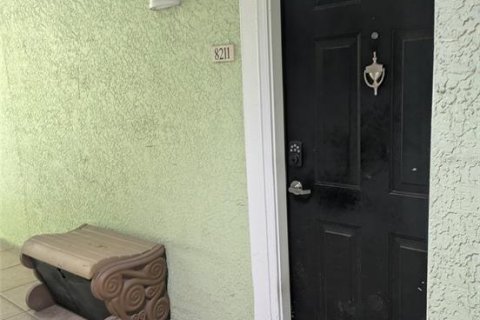 Condominio en alquiler en Tampa, Florida, 1 dormitorio, 55.56 m2 № 1912700 - foto 4