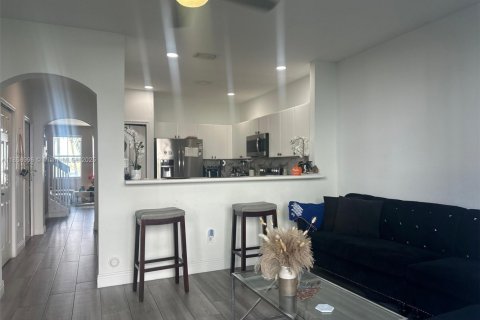 Townhouse in Miramar, Florida 3 bedrooms, 134.71 sq.m. № 1888385 - photo 17