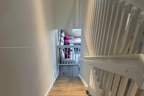 Townhouse in Miramar, Florida 3 bedrooms, 134.71 sq.m. № 1888385 - photo 29
