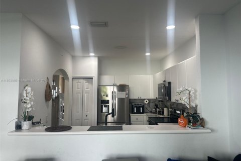 Townhouse in Miramar, Florida 3 bedrooms, 134.71 sq.m. № 1888385 - photo 23
