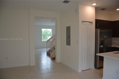 Touwnhouse à vendre à Homestead, Floride: 3 chambres, 149.76 m2 № 2288740 - photo 6