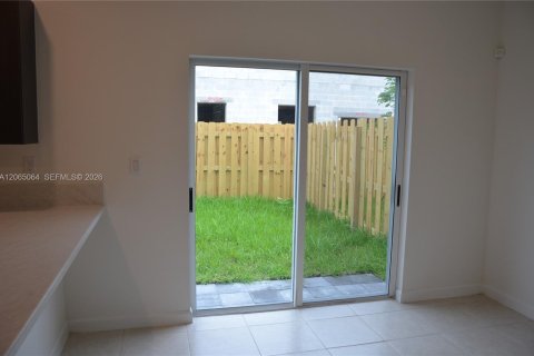 Touwnhouse à vendre à Homestead, Floride: 3 chambres, 149.76 m2 № 2288740 - photo 9