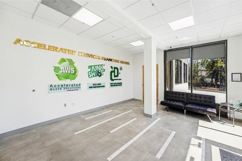 Commercial property in Tampa, Florida 693.61 sq.m. № 2099602 - photo 15