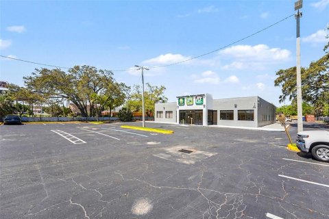 Commercial property in Tampa, Florida 693.61 sq.m. № 2099602 - photo 4