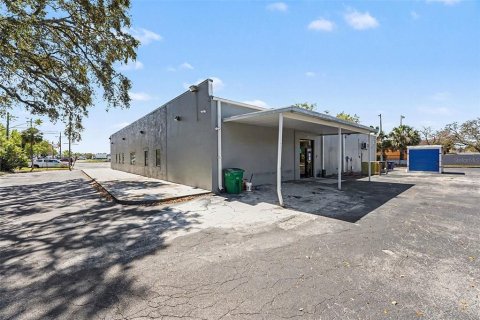 Commercial property in Tampa, Florida 693.61 sq.m. № 2099602 - photo 13