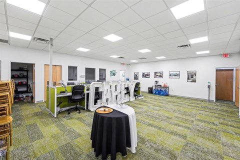 Commercial property in Tampa, Florida 693.61 sq.m. № 2099602 - photo 22