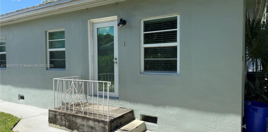 Villa ou maison à Lake Worth, Floride 1 chambre, 60.39 m2 № 1878935