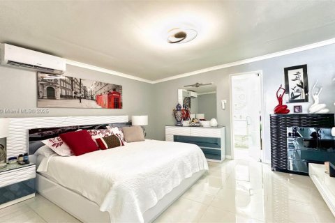 Villa ou maison à vendre à Miami Gardens, Floride: 3 chambres, 128.86 m2 № 1966512 - photo 22