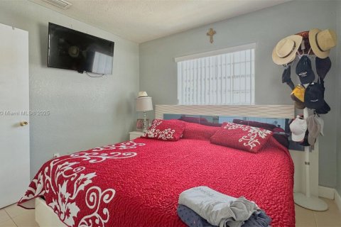 Villa ou maison à vendre à Miami Gardens, Floride: 3 chambres, 128.86 m2 № 1966512 - photo 18