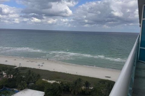 Condo in Miami Beach, Florida, 2 bedrooms  № 1971735 - photo 14