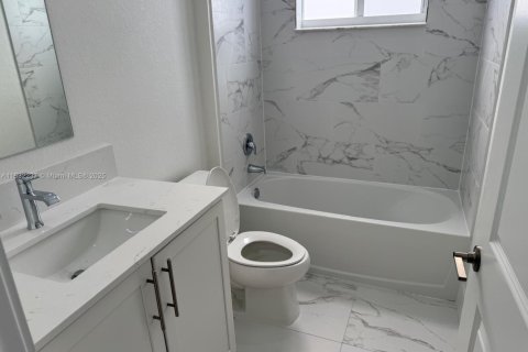 House in Homestead, Florida 4 bedrooms, 211.82 sq.m. № 1821978 - photo 8