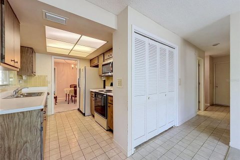 Villa ou maison à vendre à Clearwater, Floride: 2 chambres, 142.6 m2 № 2400144 - photo 16