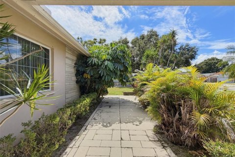 Villa ou maison à vendre à Clearwater, Floride: 2 chambres, 142.6 m2 № 2400144 - photo 9