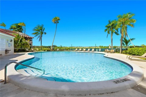 Condo in Miami, Florida, 3 bedrooms  № 1822027 - photo 18